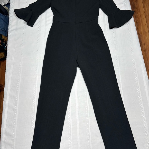 Black Halo~Brooklyn- 3/4 Bell Sleeve Jumpsuit~Size 2 - Picture 6 of 16